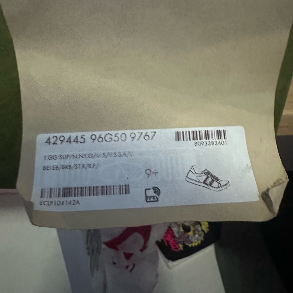 I am selling my Gucci shoes